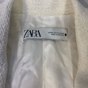 XS Zara white blazer.
